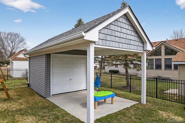 1760 Ash Street, St. Clair, MI 48079