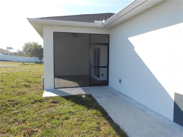 935 Graystone AVE, Lehigh Acres, FL 33974