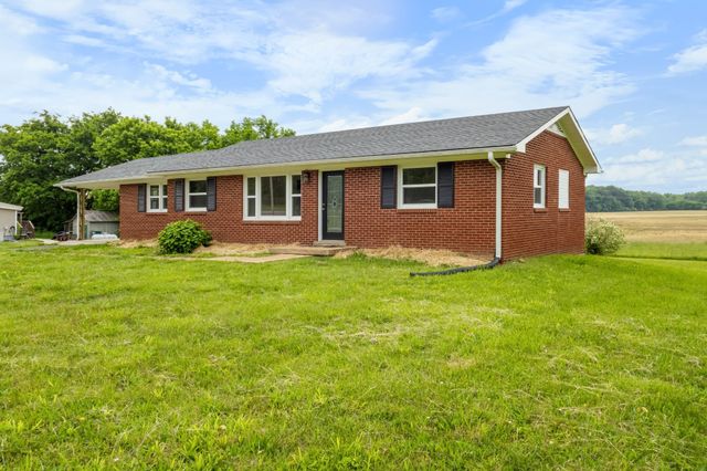 3070 Dover Rd, Woodlawn, TN 37191