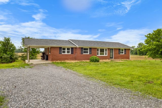 3070 Dover Rd, Woodlawn, TN 37191