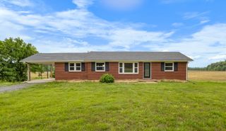 3070 Dover Rd, Woodlawn, TN 37191