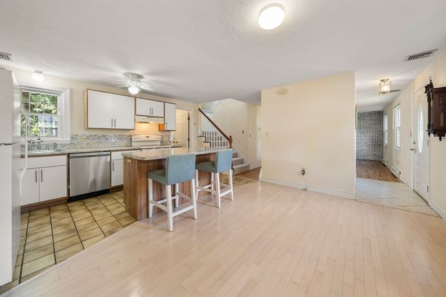 12 State Rd 1B, Plymouth, MA 02360