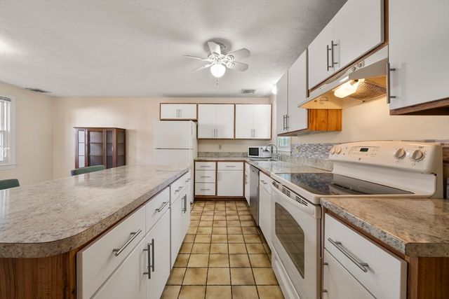 12 State Rd 1B, Plymouth, MA 02360