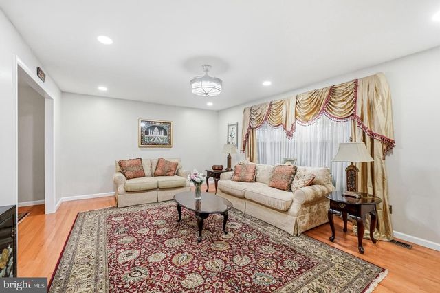 100 DIANE AVE, Delran, NJ 08075