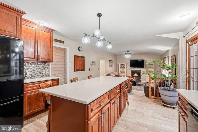 100 DIANE AVE, Delran, NJ 08075