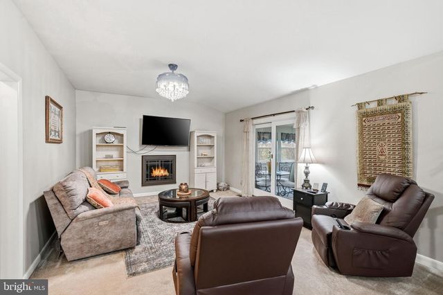 100 DIANE AVE, Delran, NJ 08075