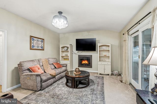 100 DIANE AVE, Delran, NJ 08075