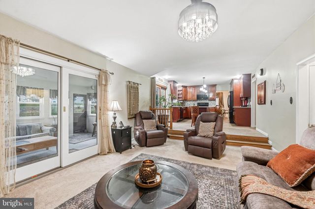 100 DIANE AVE, Delran, NJ 08075