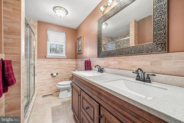 100 DIANE AVE, Delran, NJ 08075