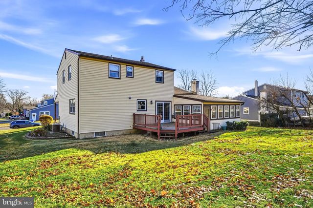 100 DIANE AVE, Delran, NJ 08075