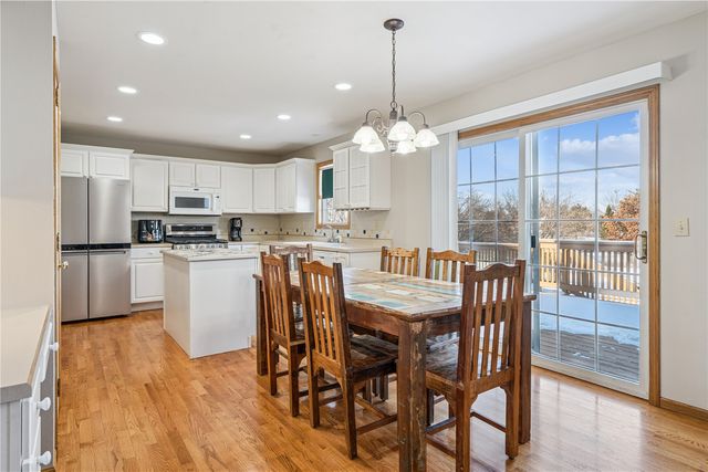 470 W 34th Court, Marion, IA 52302