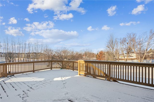 470 W 34th Court, Marion, IA 52302