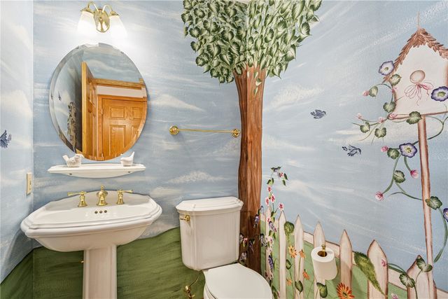 470 W 34th Court, Marion, IA 52302