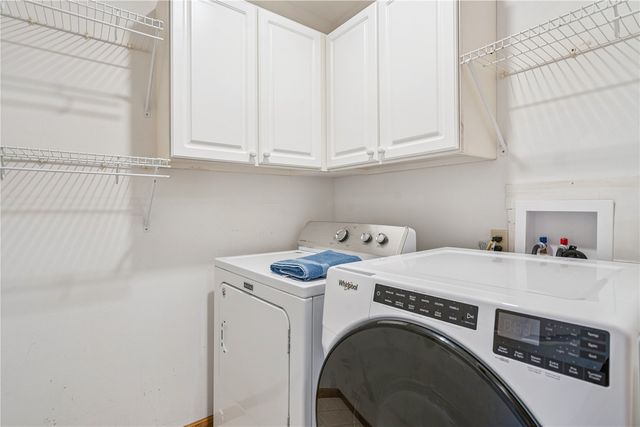 470 W 34th Court, Marion, IA 52302