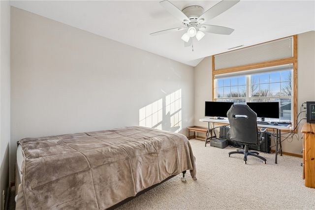 470 W 34th Court, Marion, IA 52302