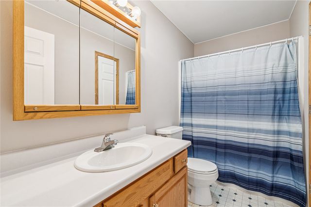 470 W 34th Court, Marion, IA 52302