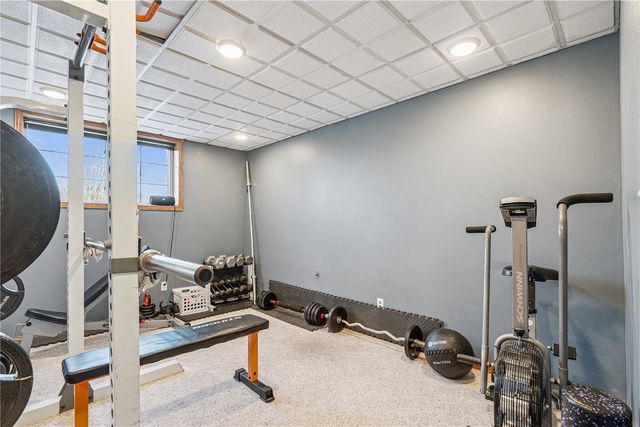 470 W 34th Court, Marion, IA 52302