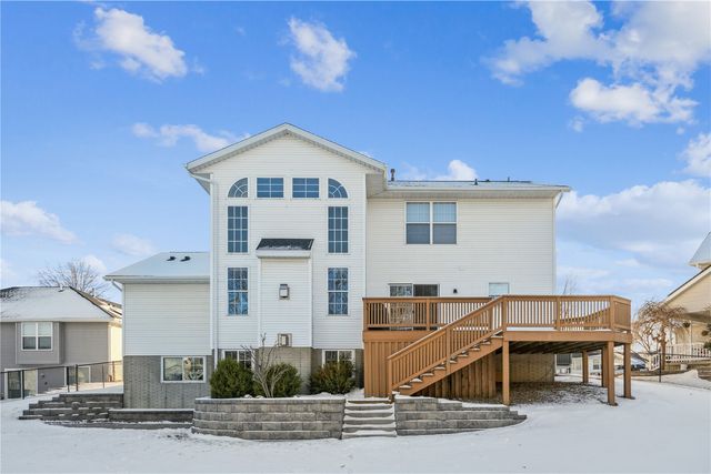 470 W 34th Court, Marion, IA 52302