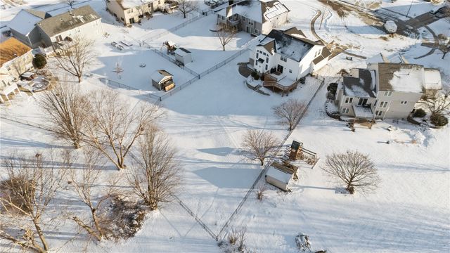 470 W 34th Court, Marion, IA 52302