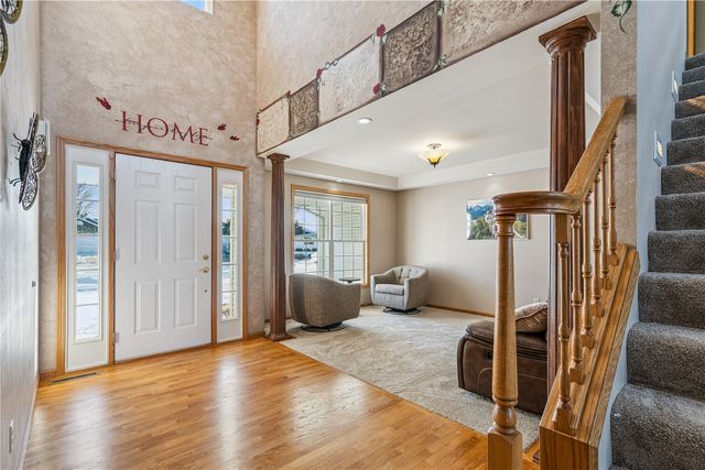 470 W 34th Court, Marion, IA 52302