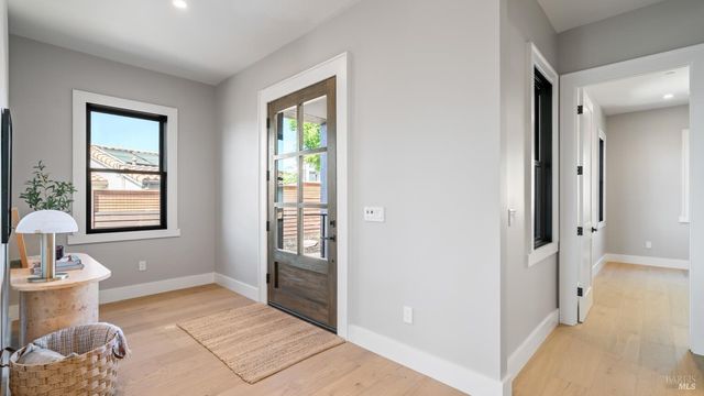 3783 Crown Hill Dr, Santa Rosa, CA 95404