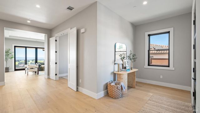 3783 Crown Hill Dr, Santa Rosa, CA 95404