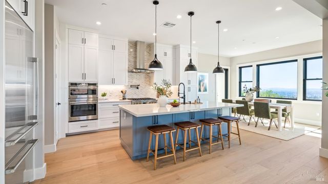 3783 Crown Hill Dr, Santa Rosa, CA 95404