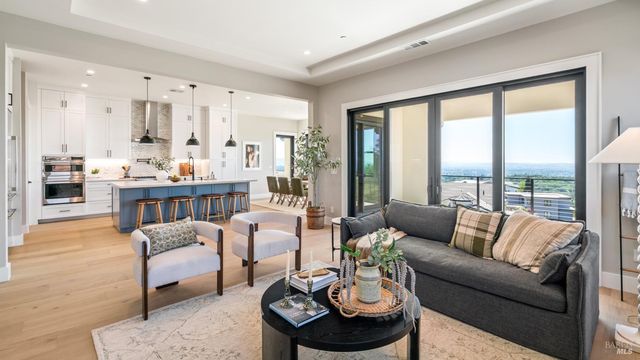 3783 Crown Hill Dr, Santa Rosa, CA 95404