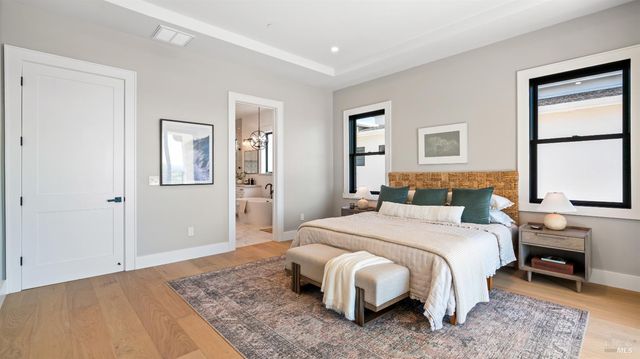 3783 Crown Hill Dr, Santa Rosa, CA 95404