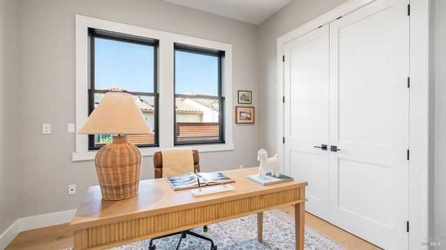 3783 Crown Hill Dr, Santa Rosa, CA 95404