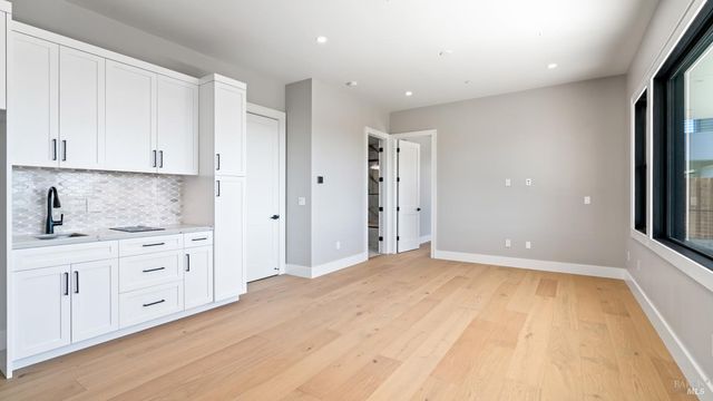 3783 Crown Hill Dr, Santa Rosa, CA 95404