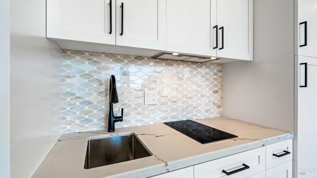 3783 Crown Hill Dr, Santa Rosa, CA 95404