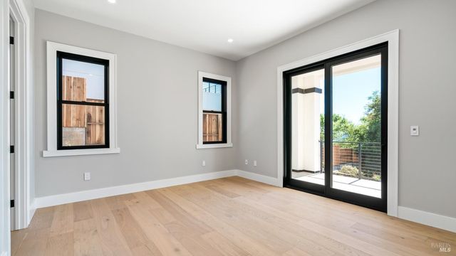 3783 Crown Hill Dr, Santa Rosa, CA 95404