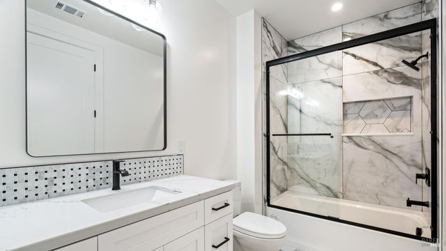 3783 Crown Hill Dr, Santa Rosa, CA 95404