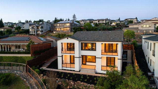 3783 Crown Hill Dr, Santa Rosa, CA 95404