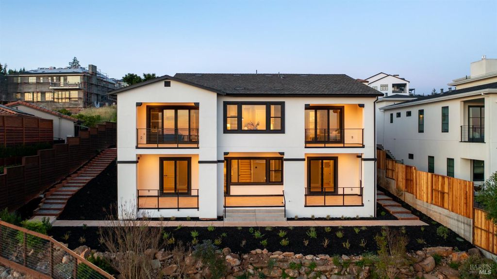 3783 Crown Hill Dr, Santa Rosa, CA 95404