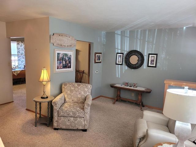 28 12th Ave SE, Oelwein, IA 50662