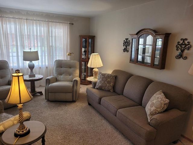 28 12th Ave SE, Oelwein, IA 50662