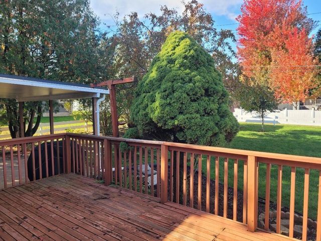 28 12th Ave SE, Oelwein, IA 50662