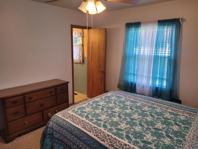 28 12th Ave SE, Oelwein, IA 50662