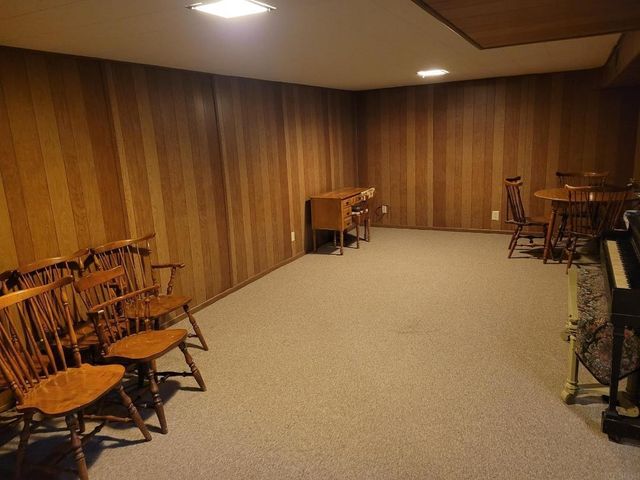 28 12th Ave SE, Oelwein, IA 50662