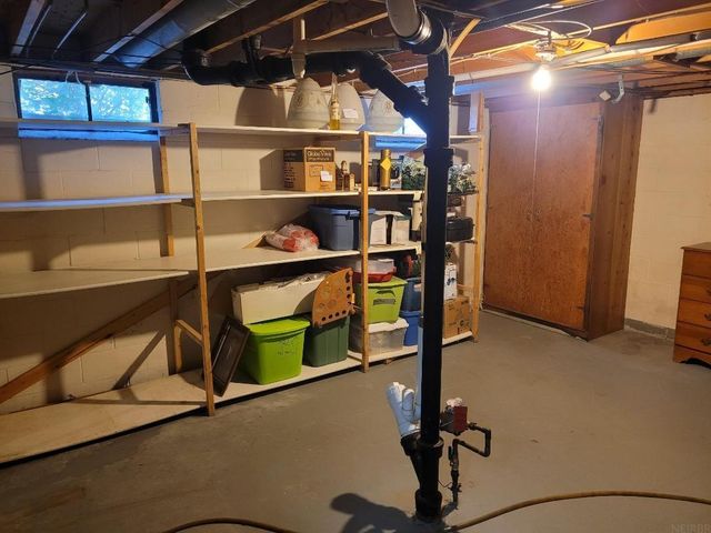 28 12th Ave SE, Oelwein, IA 50662