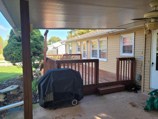 28 12th Ave SE, Oelwein, IA 50662