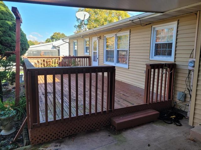 28 12th Ave SE, Oelwein, IA 50662