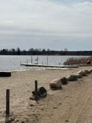 5892 Woodland Drive, Lake, MI 48632