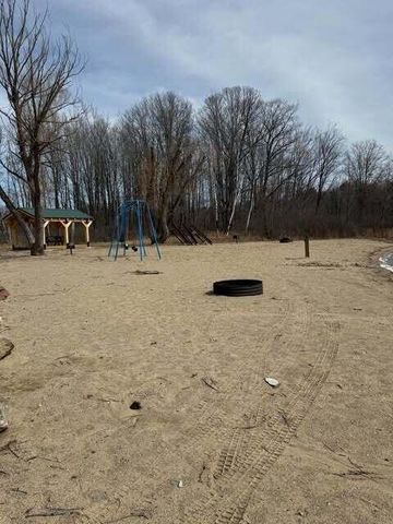 5892 Woodland Drive, Lake, MI 48632