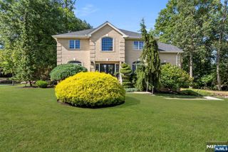 9 Woodland Court, Wayne, NJ 07470