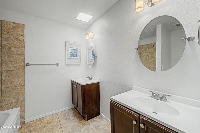 7755 E Thomas Road 21, Scottsdale, AZ 85251