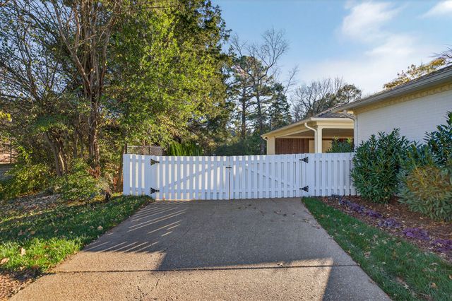 1209 Tyne Blvd, Nashville, TN 37215