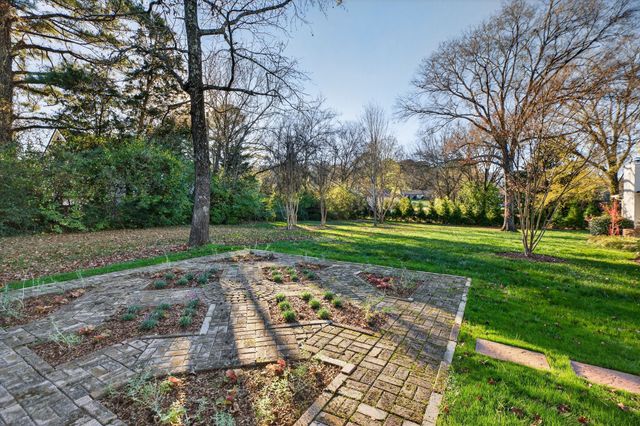 1209 Tyne Blvd, Nashville, TN 37215